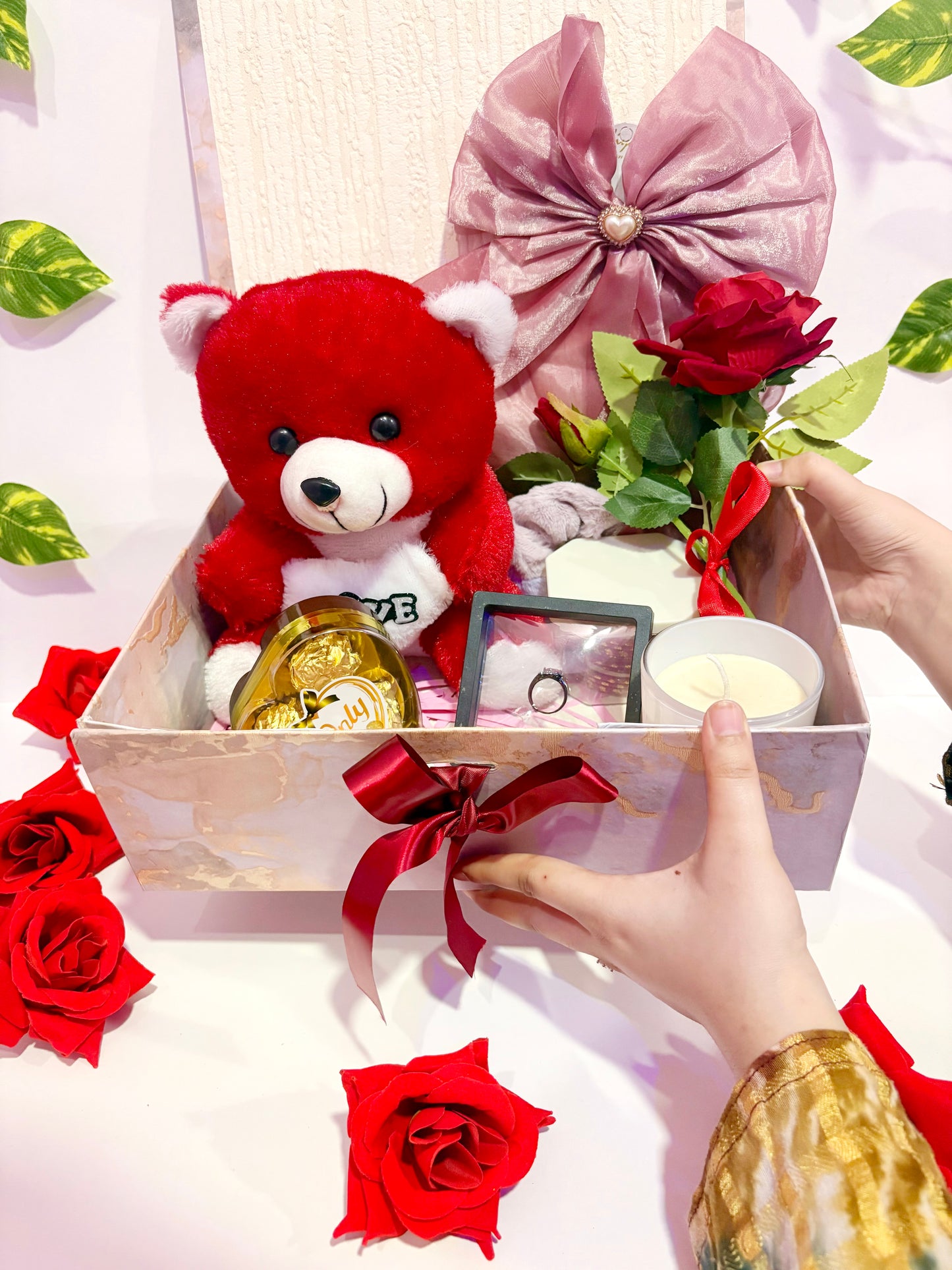 Premium Love Proposal Hamper for Her – 10 Romantic Gifts with Heartfelt Notes
